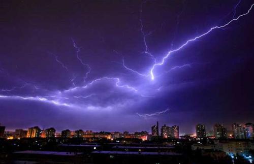 雷雨天氣如何用電？張家口文華電力中等職業(yè)學(xué)校